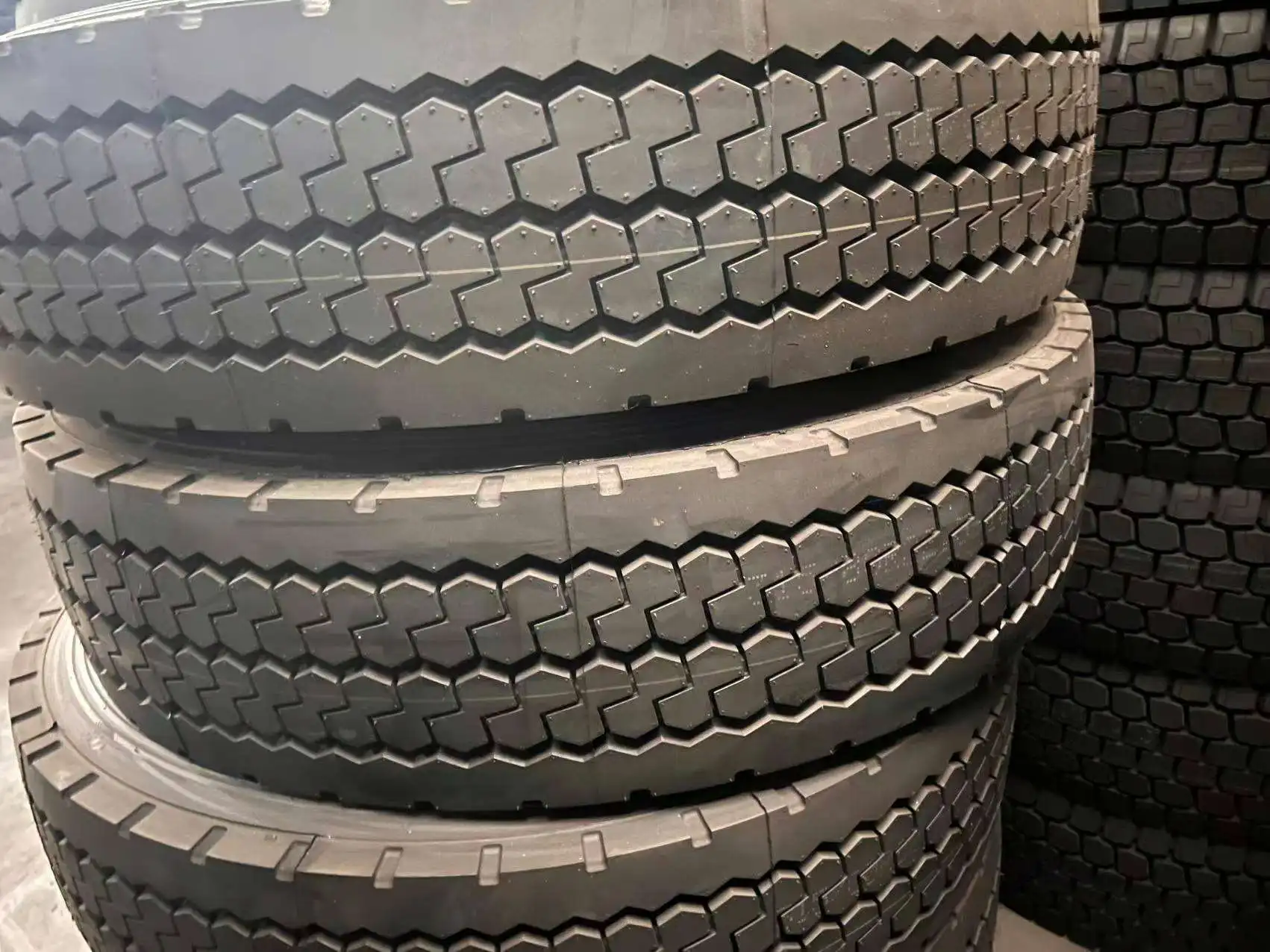 【ＴＲ】 TBR Golden Crown Tire 315/80R22.5 EZ177 Cargo Tires| Alibaba.com