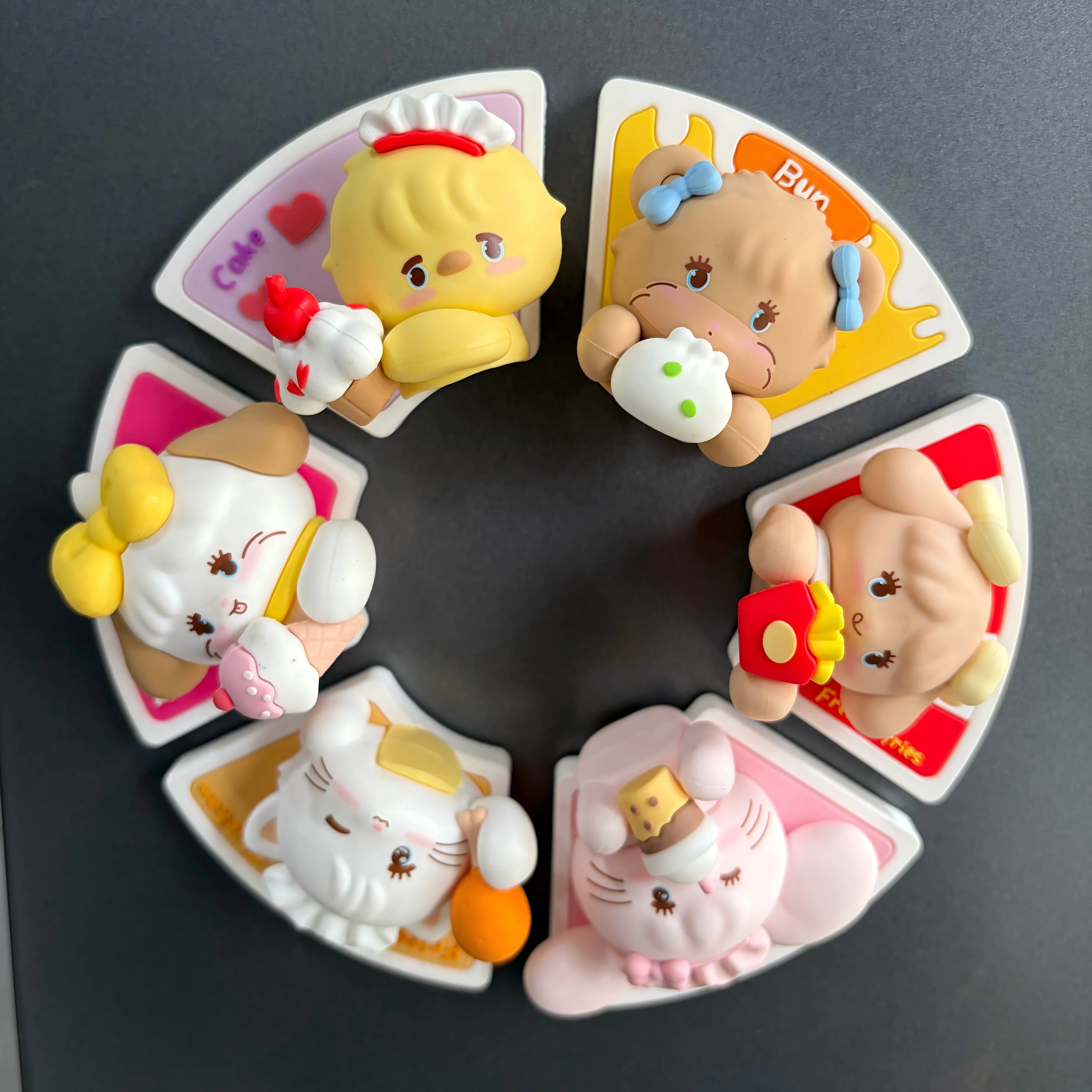 Mikko Collector Log Blind Box: 6 PVC Magnet Figures + Secret