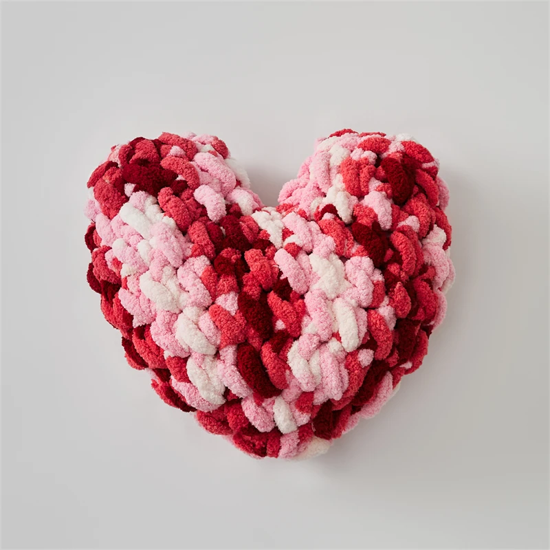 AX Handmade Modern Nordic Style Decorative Heart Shape Chenille 100% Polyester Knot Подушка для дивана в подарок