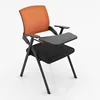 Respaldo naranja con tablero para escribir.