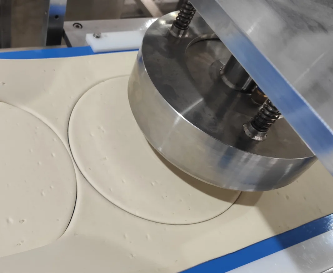 Fully Automatic Pizza Production Line Frozen Pizza Production Line Forming Making Machine