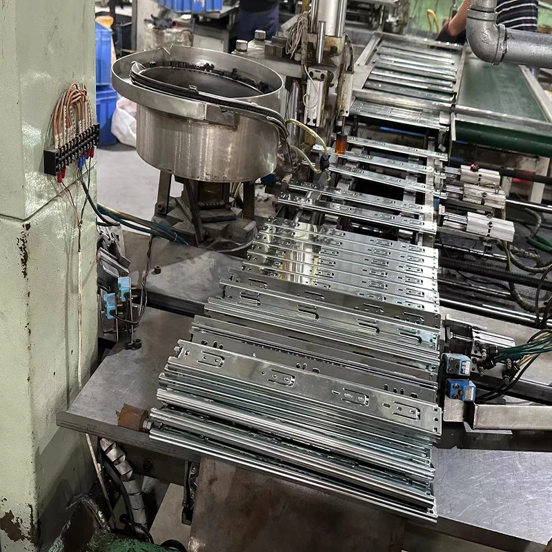 Chinese Factory Dtc  Soft Close Hardware Full Extension Drawer Slide for Kitchen Cabinet