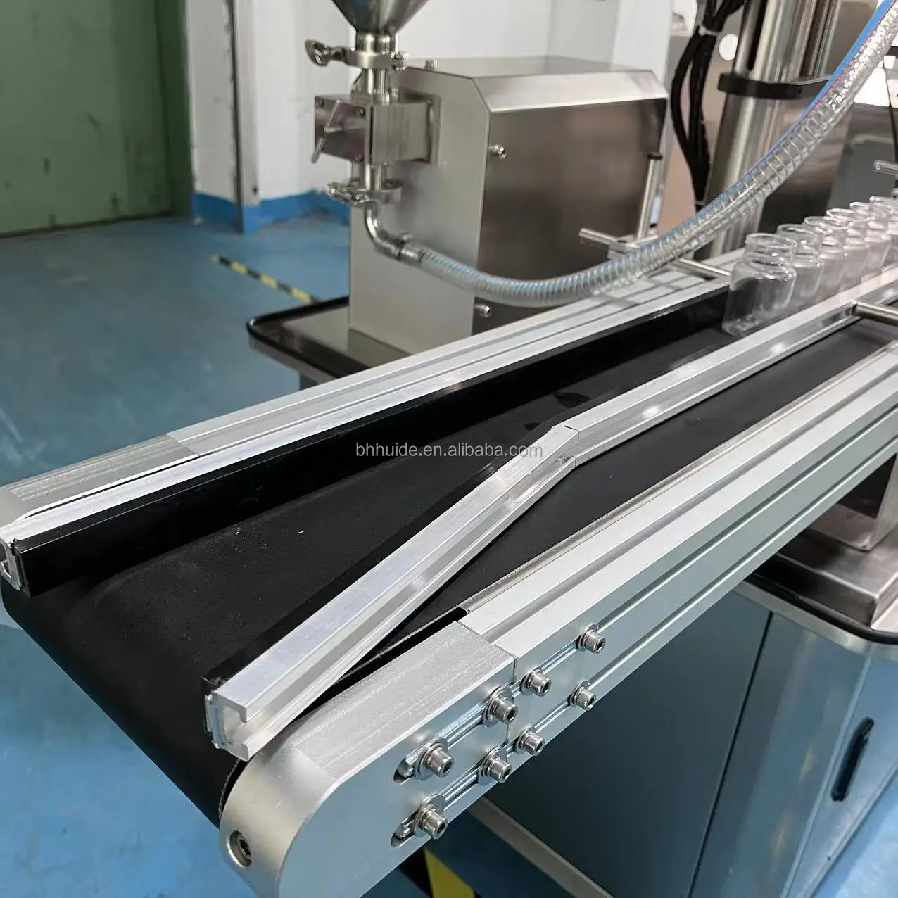 New Design Servo Motor Gear Pump Liquid Filling Machine Automatic