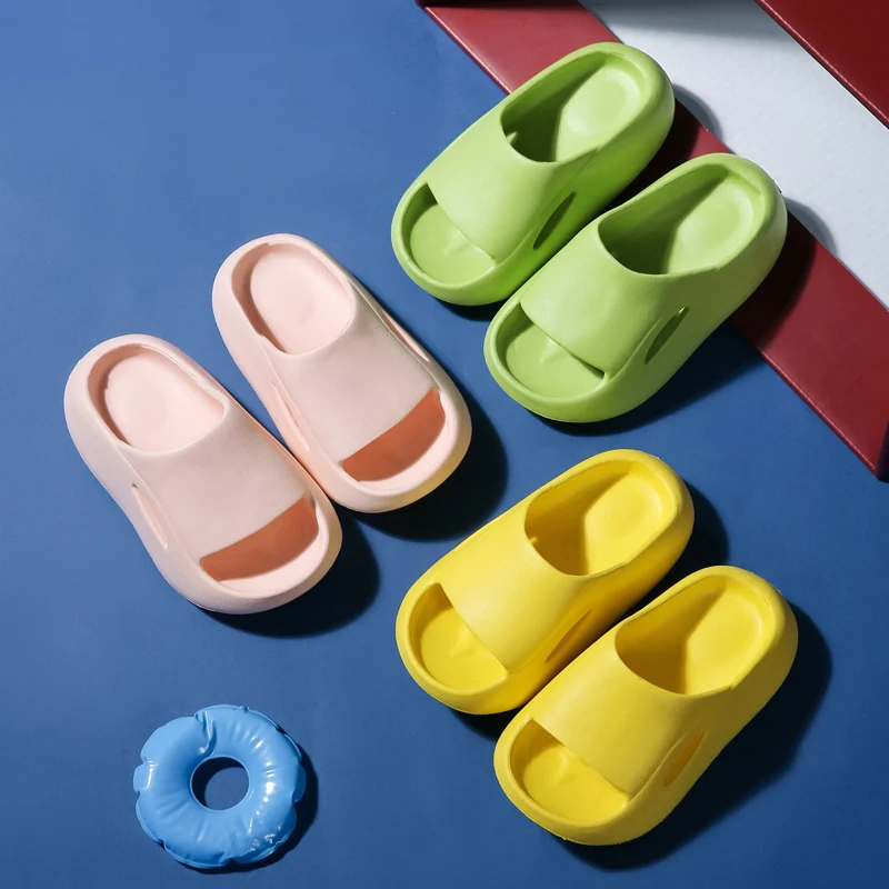 Wholesale Sandalias de goma para niños y niñas, Chanclas de suela de Color caramelo para verano, 2021 From m.alibaba.com
