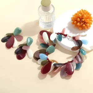 This New Acrylic Necklace and Earring Two-piece Set Features a Bohemian Style and Is Perfect for Weddings or As a Gift