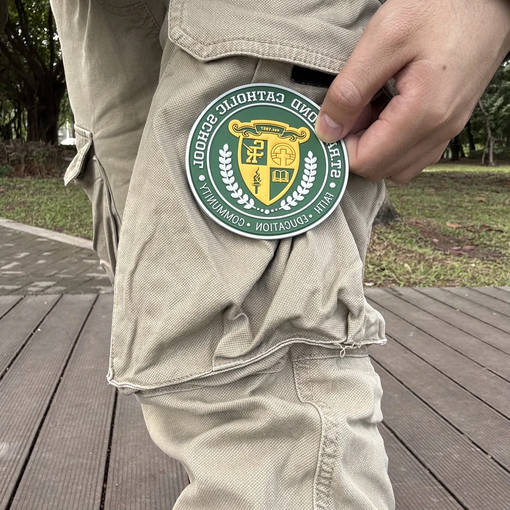 Custom Logo Rubber Iron on PVC Patch Badges Backpack Hat Hook Sewing Patches Soft Silicone 3D Embossed Rubber Patch for Garment