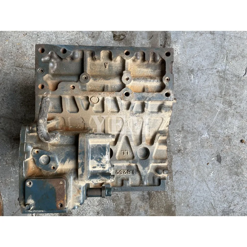 Brand New D1803 Cylinder Block Fit for Kubota D1803 Engine. 5