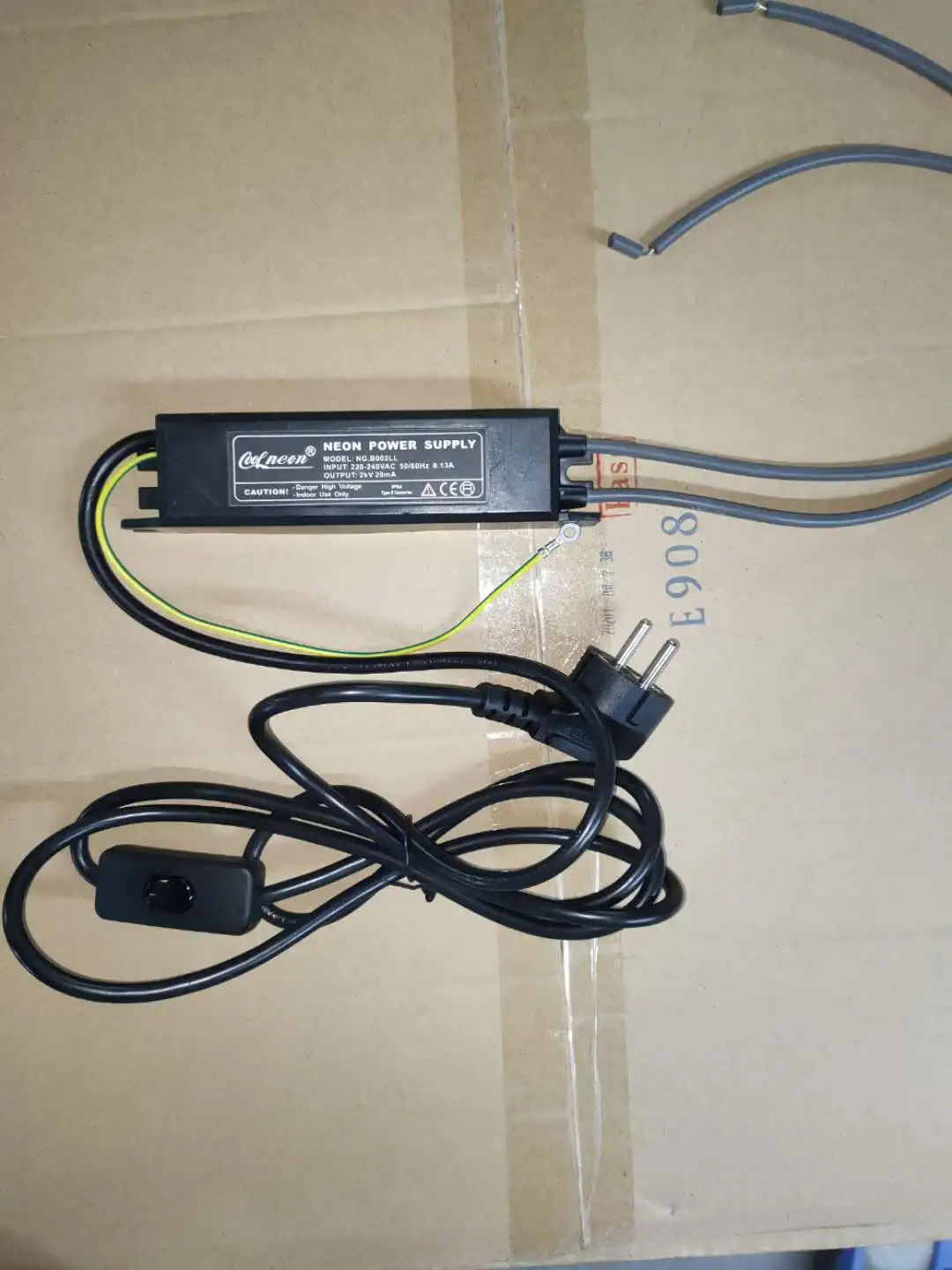 Np-10000-30 Neon Elektronischer Transformator 10Kv 30ma Neon Netzteil | Hoher Leistungsfaktor, automatischer Überlastschutz, UL-2161 konform, für kleine Leuchtreklamen und Werbung Np-10000-30 Neon Elektronischer Transformator 10Kv 30ma Neon Netzteil | Hoher Leistungsfaktor, automatischer Überlastschutz, UL-2161 konform, für kleine Leuchtreklamen und Werbung