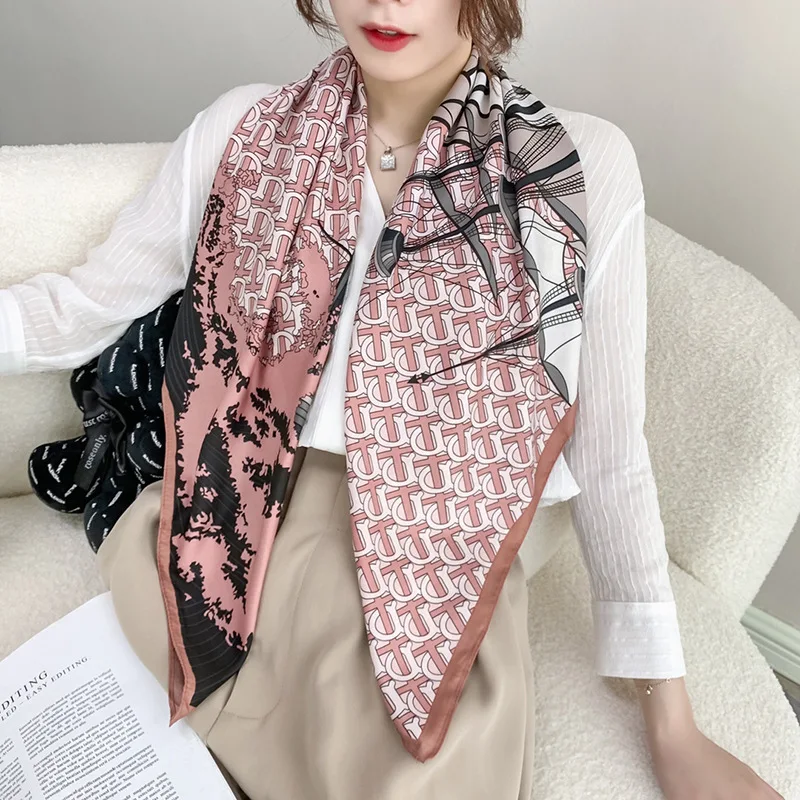 Wholesale 2021 Hot Sale Fashion Women′ S Designer Scarves Luxury