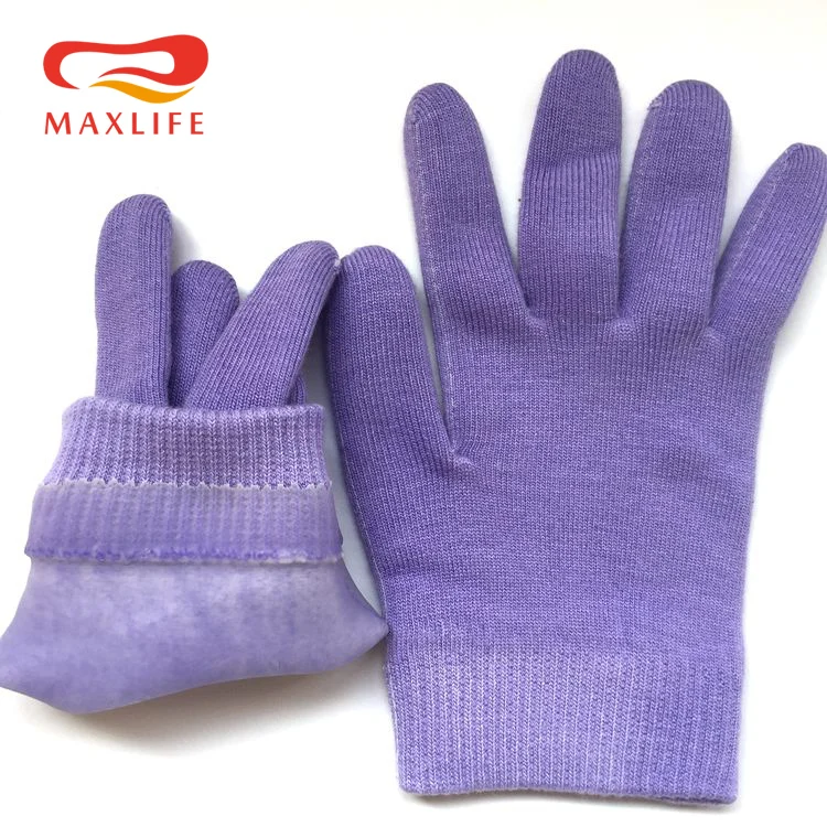 best way to moisturize hands overnight