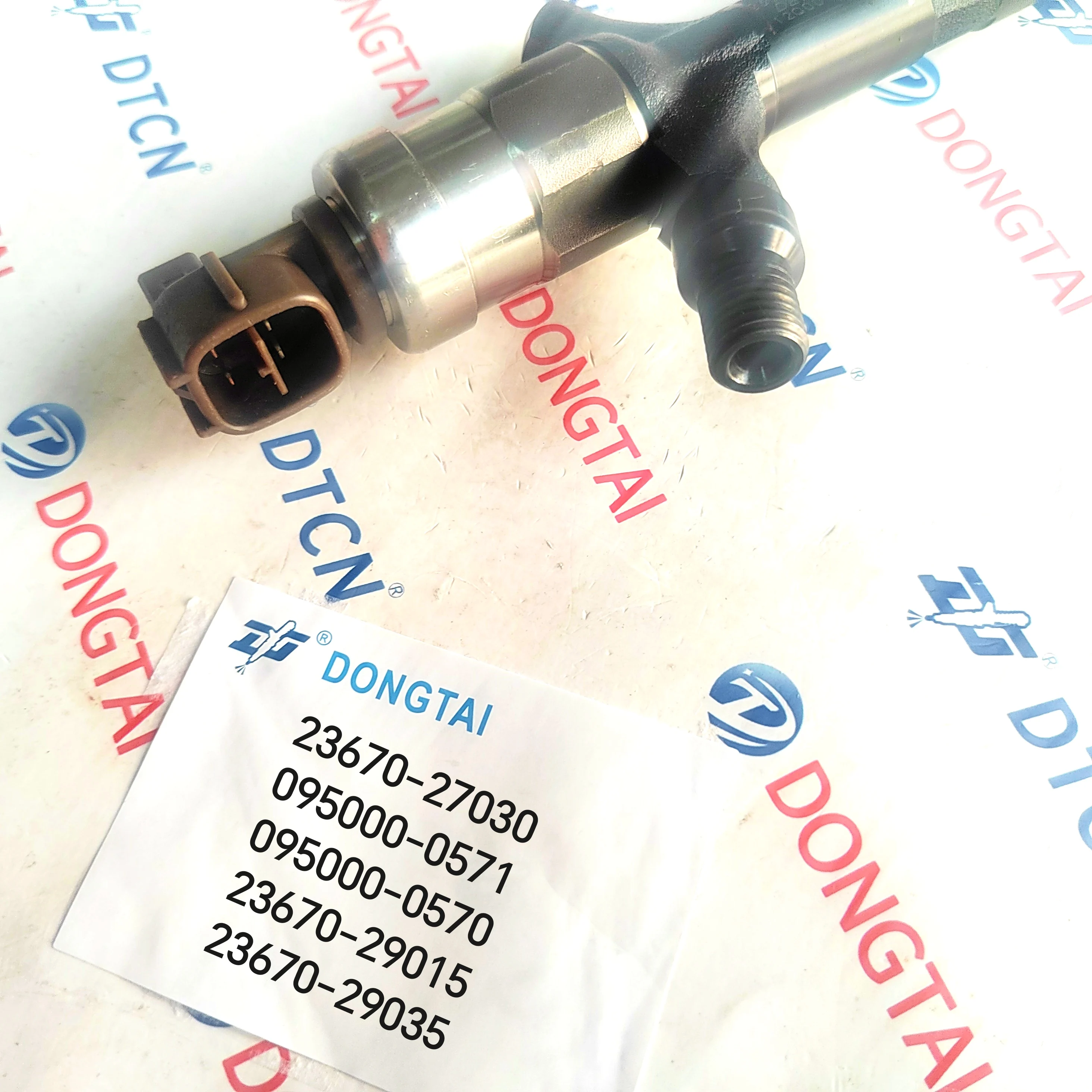 Diesel Fuel Injector 23670-27030 for Toyota Avensis Verso 2.0 D4D