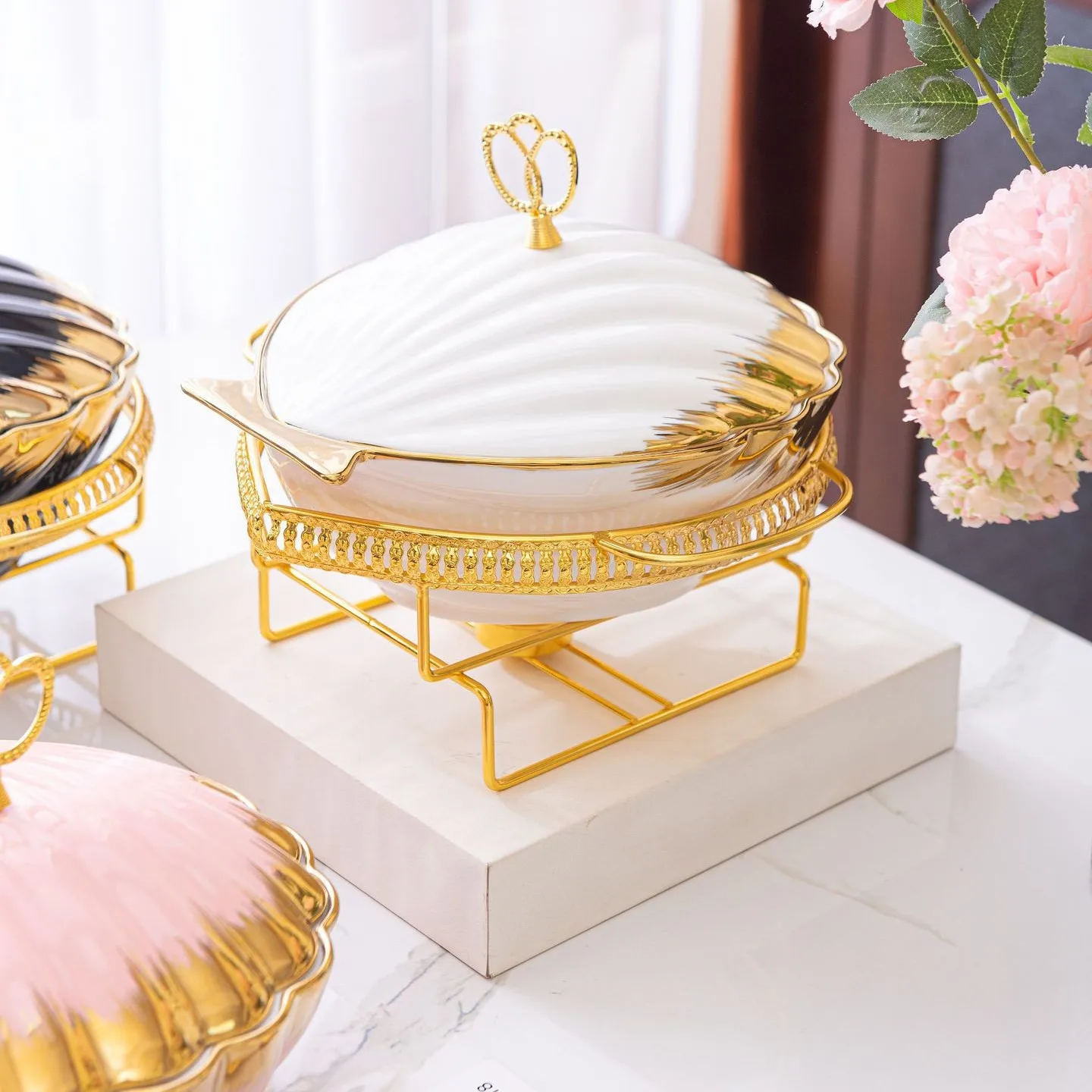 Набор керамической посуды с крышкой