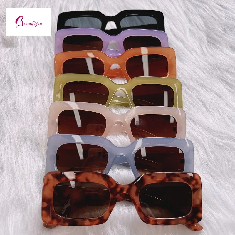 Wholesale 2022 Fashion Plastic Square Shades Sunglasses Women Rectangle  Designer Glasses Custom Logo PC Lens From m.