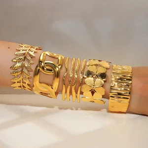 Stainless Steel 18K Gold-Plated Trendy Elaborate Exaggerated Floral Butterfly Leaf Chain Bracelet for Woman Made in China