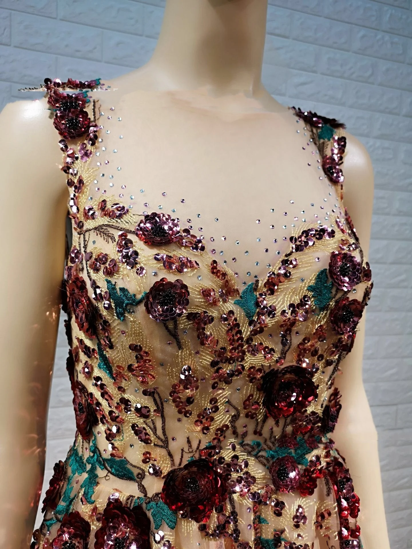 New Style Fabric Multi Color Embroidery 3D Sequin Lace Tulle Fabric Big  Flower Embroidered Design for Dress