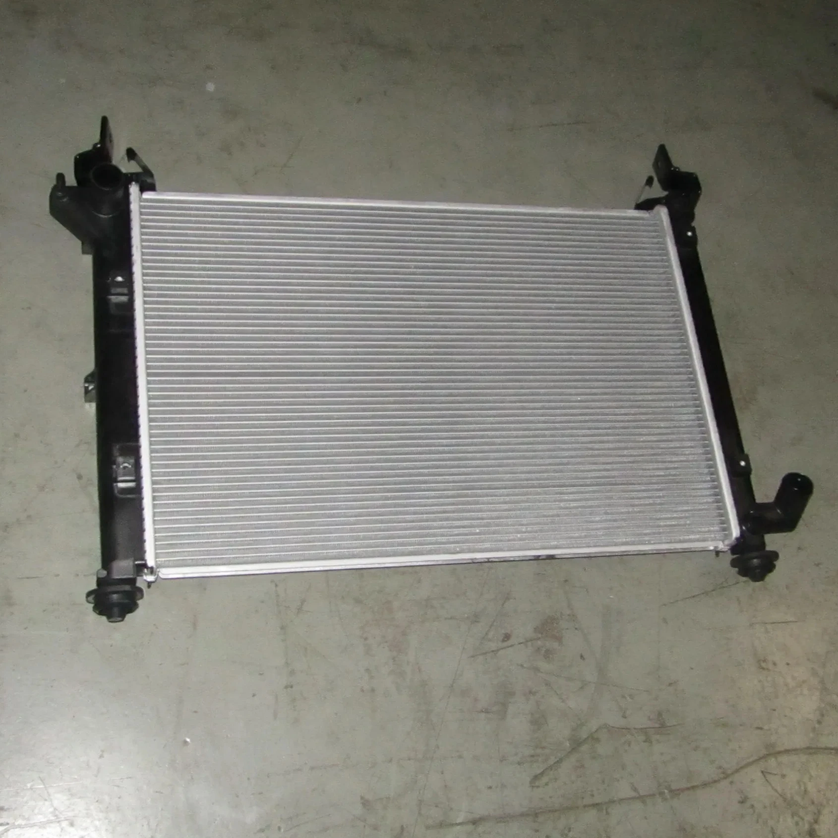 Shop Our NEW HOT SALE Radiator 23560605 for CHEV GROOVE BAOJUN