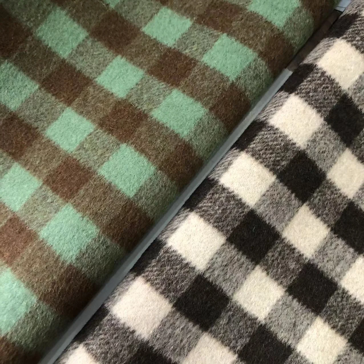 50 Wool 50 Polyester 900g/m Double Sided Wool  Short Shun Wool Manufacturer Shipment square Style Fabric