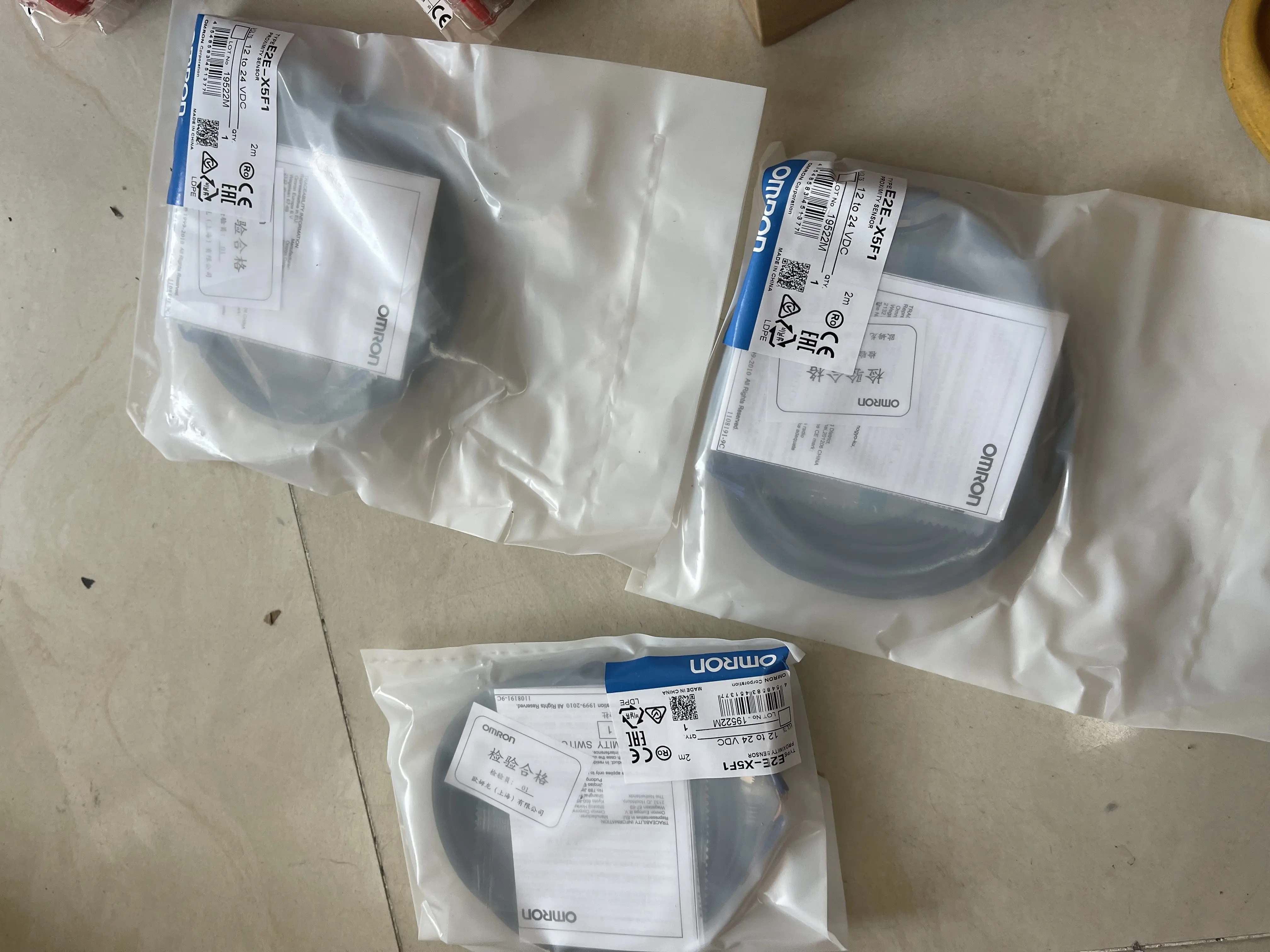 Omron Proximity Sensor E2E-X5F1