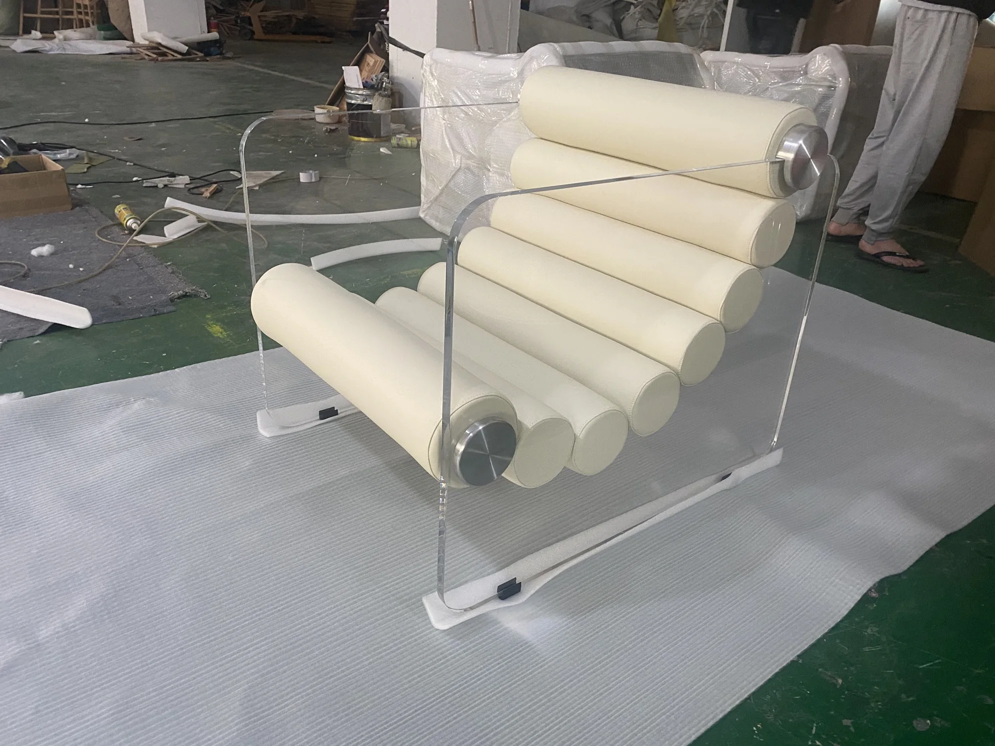 Современное креативное акриловое кожаное кресло середины века с откидной спинкой Прозрачное Кресло для гостиной