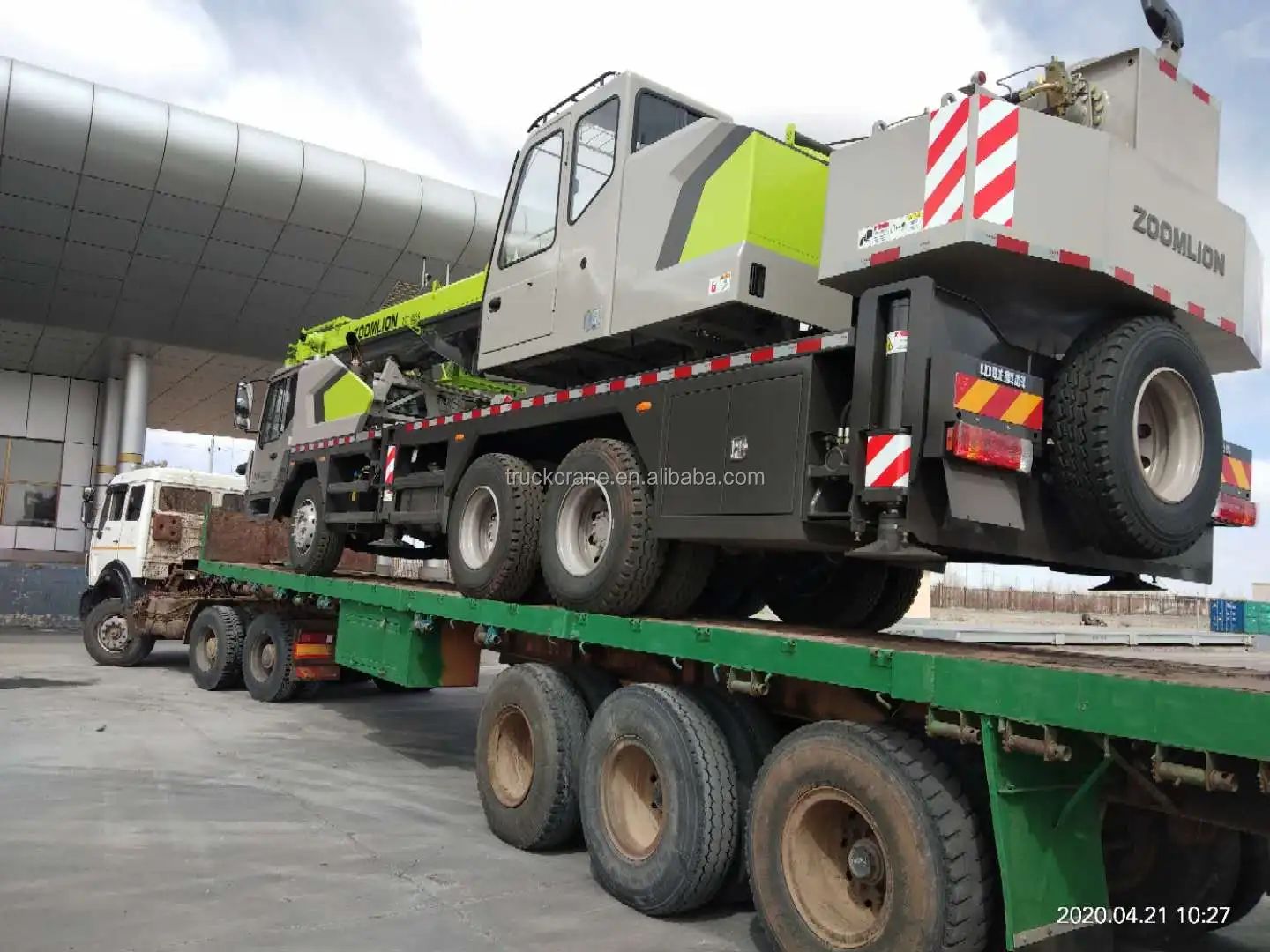 High End 30 Ton Truck Crane Zoomlion Ztc300 Five Section U Shape Boom ...