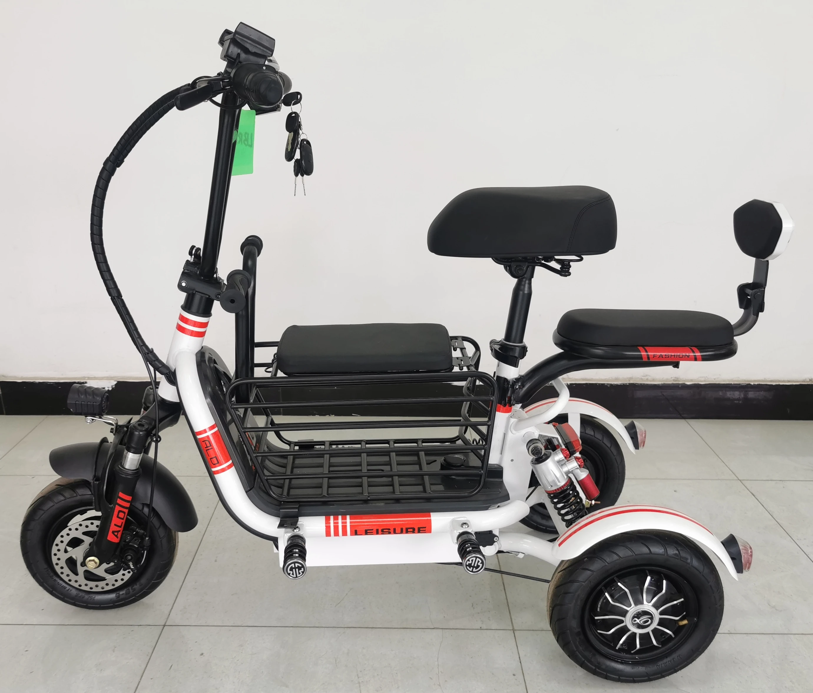 ペット用バスケット付き電動三輪車 - 最大300kg、30Km/hスピード