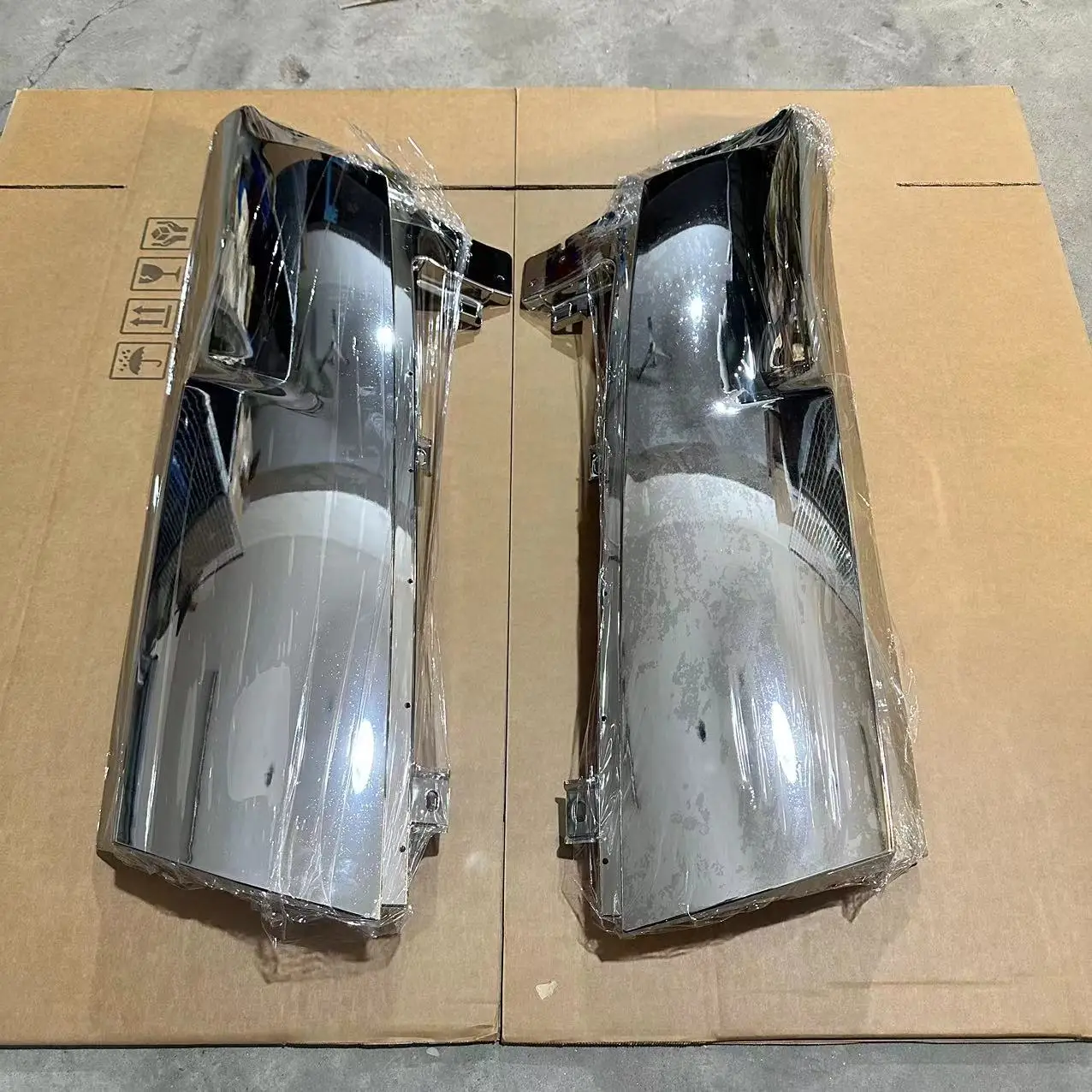2023 Hot Sale Truck Accessories Chrome Body Parts Corner Panel  for ISUZ New GIGA 2017 2018
