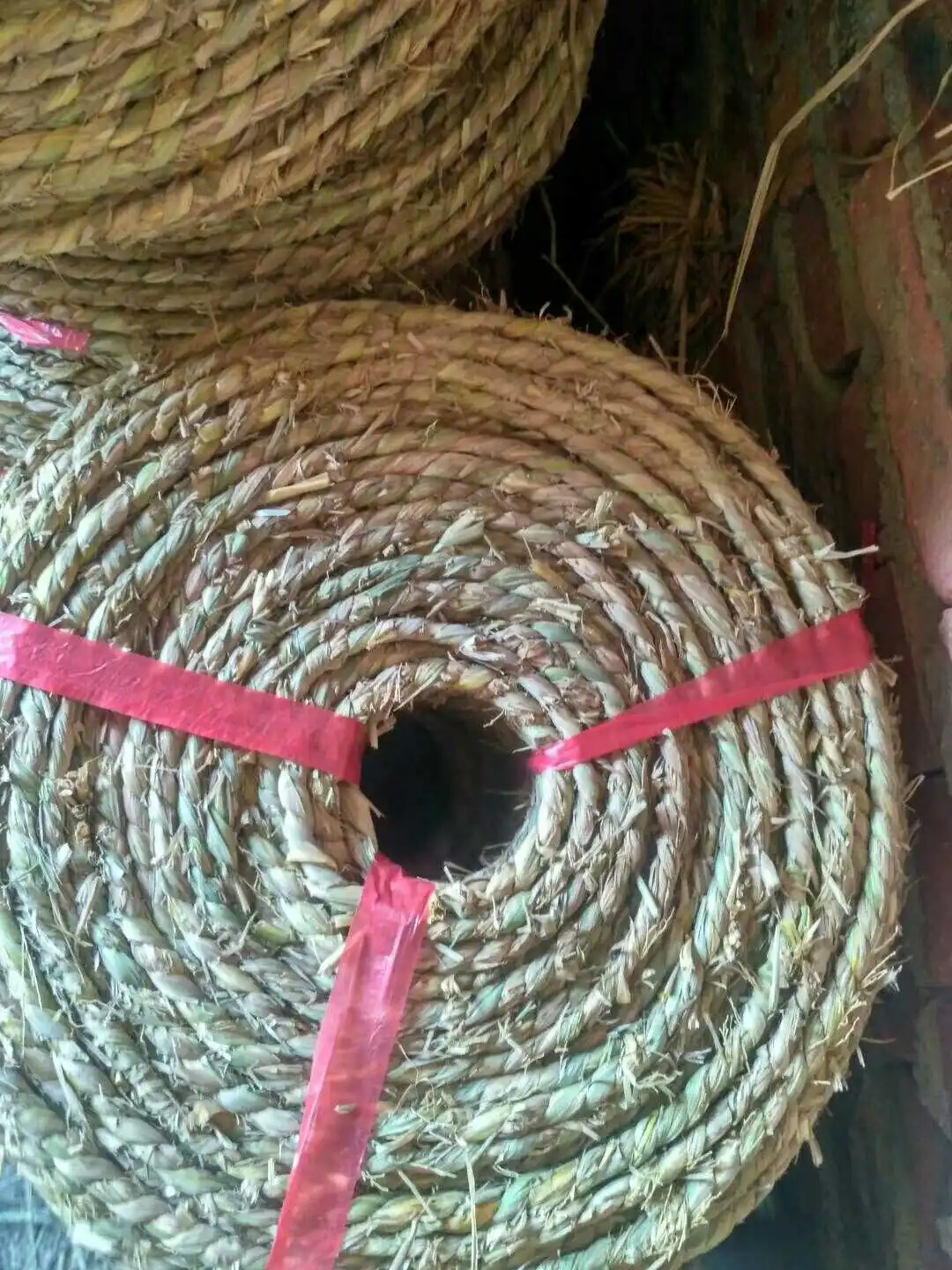 Дешевая электрическая 220 В стебель сена рисовая Пшеничная солома машина для производства