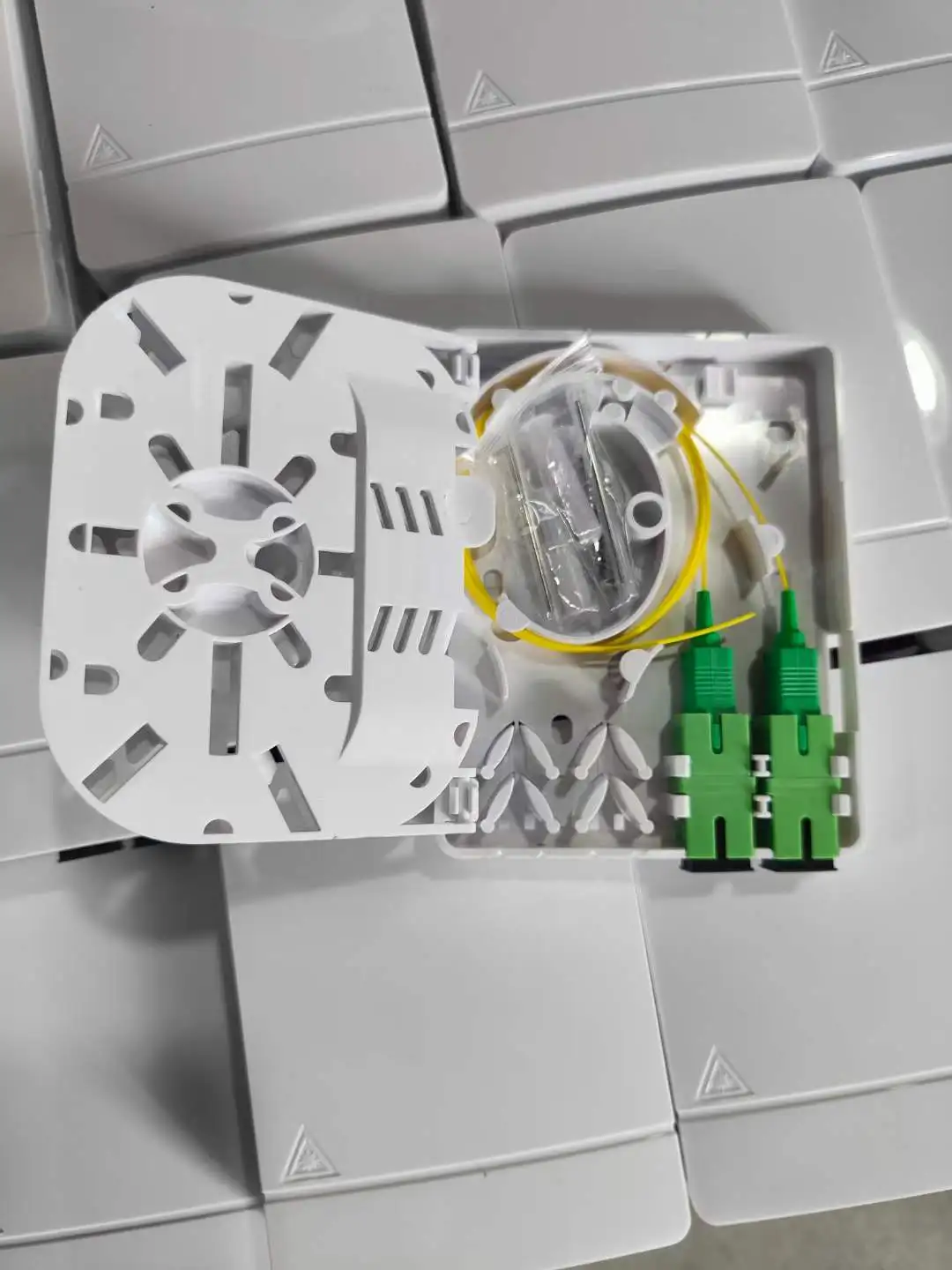 2 ports cores wall mounted FTTH Mini Fiber Optics Socket Panel Box with ...