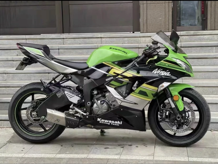 n.　400i ① Kawasaki motosiklet için kullanılan motosiklet Ninja 400 Ninja 600
