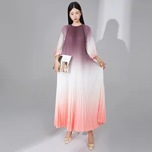 European and American Women 2025 New Pleated Design Loose Dress Casual Ombre Colors Dress Elegant Evening Dress