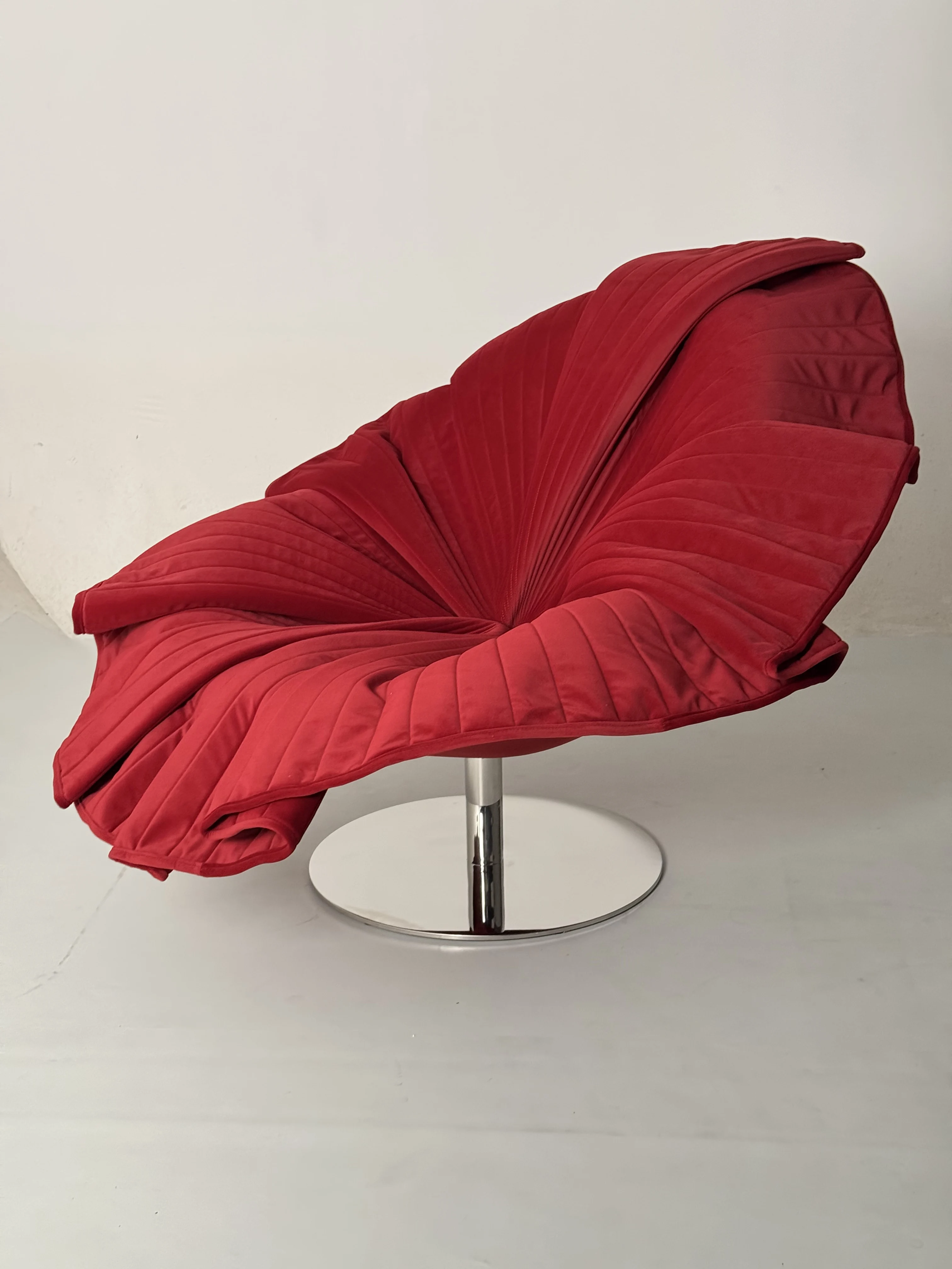 Fashion Flower Chair Strong Stainless Steel Base Leisure  Chair Red Fabric Velvet Tulip Armchairs