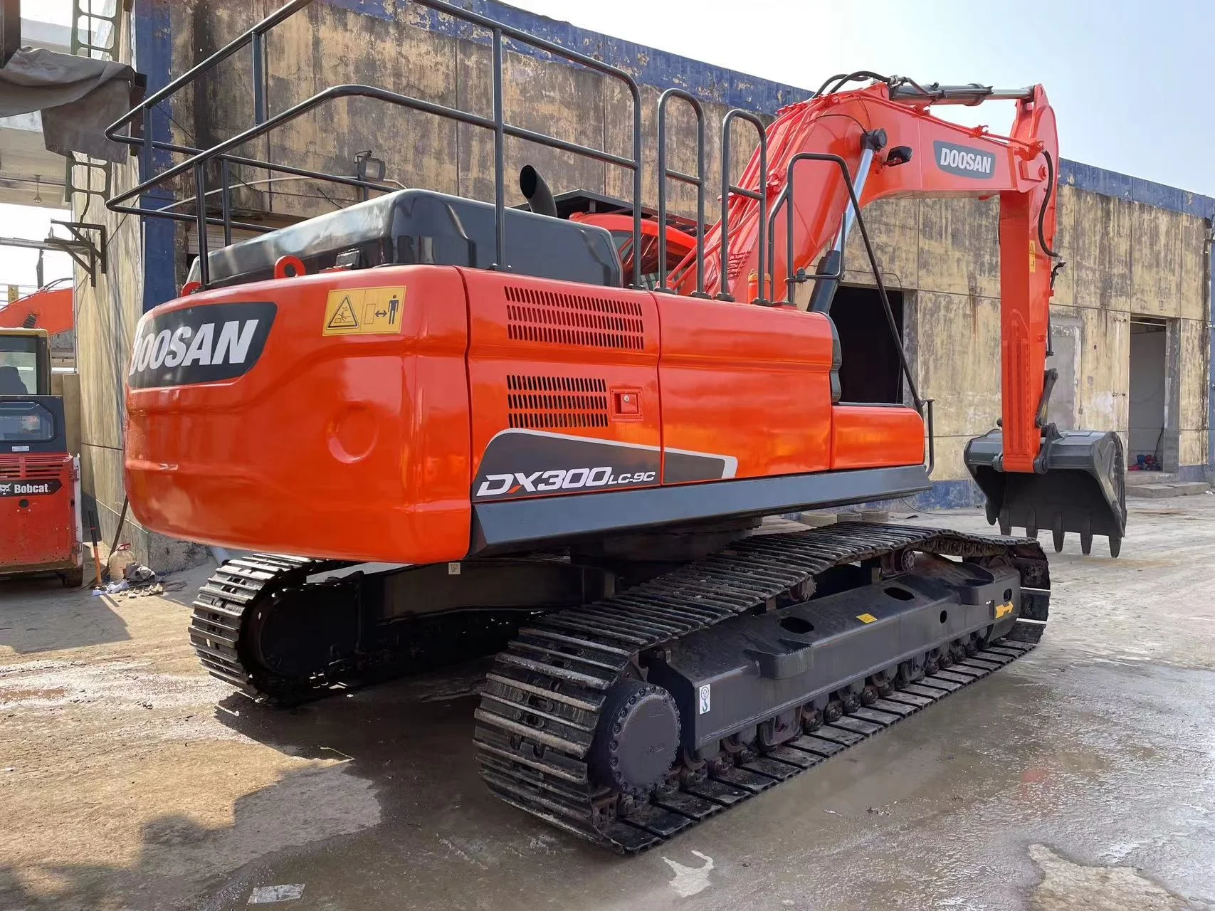 Купить Экскаватор Дусан 300