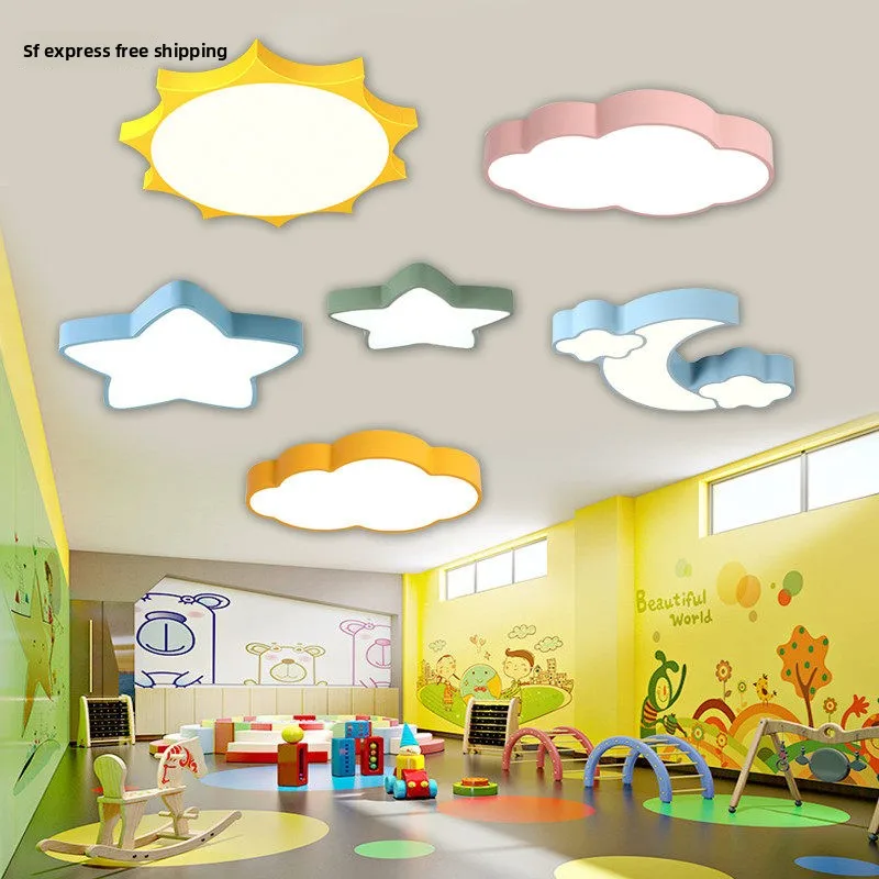 Wolken-Stern-Mond-Deckenlampe mit Mehrfarb-Design für Frühförderzentren, Form-Lampe für Flure, Kinderlampe, Kartoon-Kronleuchter