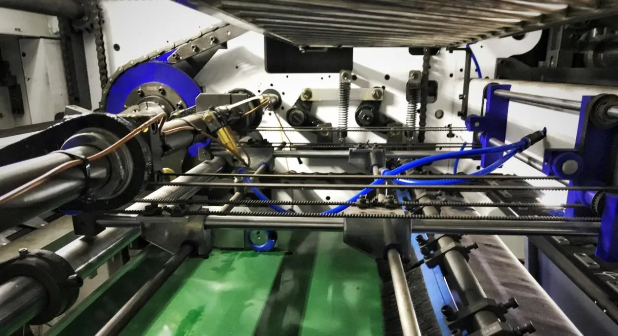 PRY-1050T Automatic Flatbed Hot Stamping Deep Embossing Various Paper Die Cutting Machine