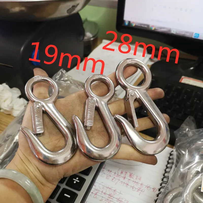 0.2T/0.5T 304 Stainless Steel Round Eye Lifting Snap Hook Cargo Crane Marine Rigging Hardware Accessories