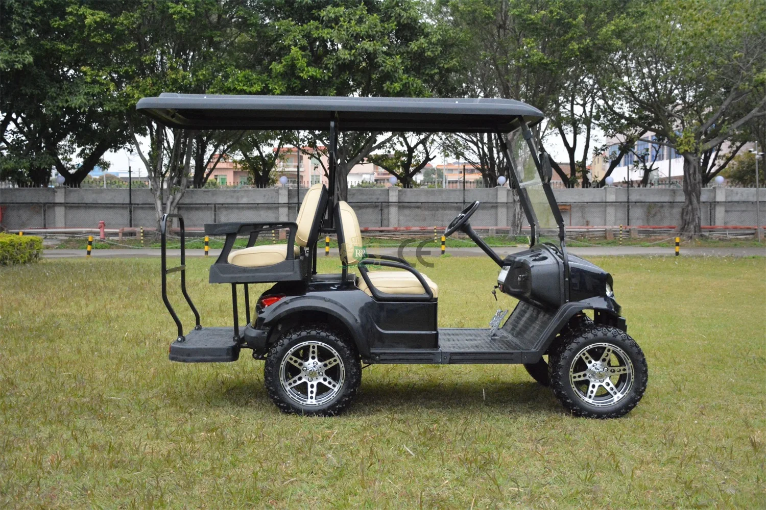 New Style 4 Seater Bus Club Electric Golf Buggy