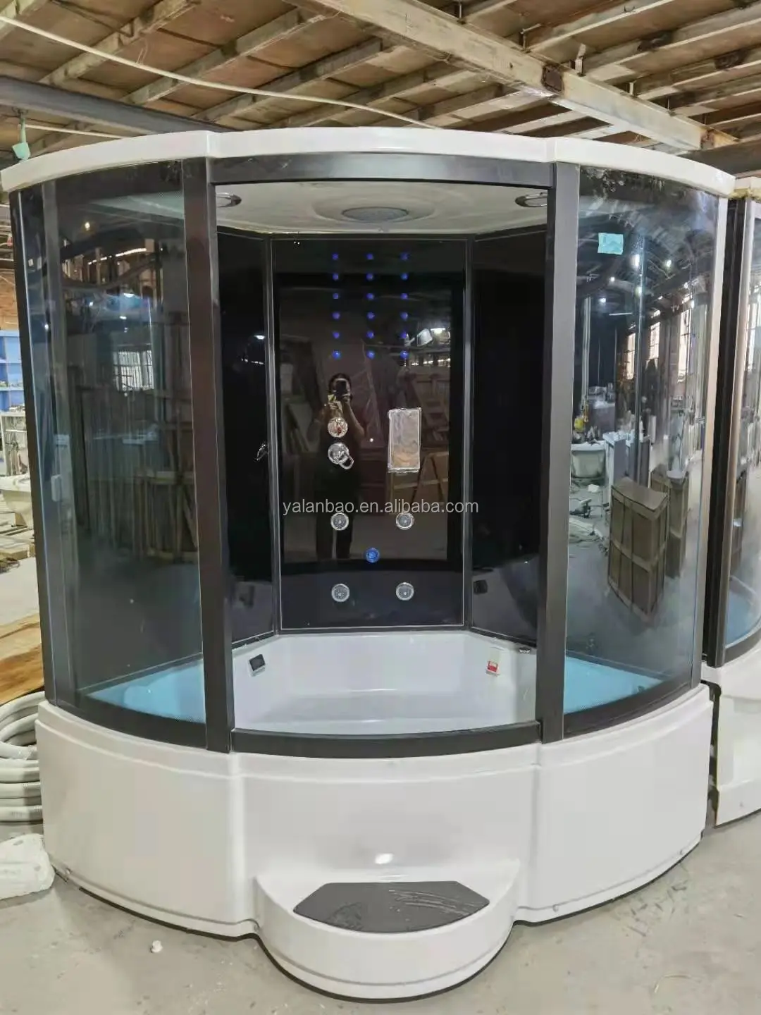 Luxurious Steam Sauna Cabin with Whirlpool Hot Tub Spa