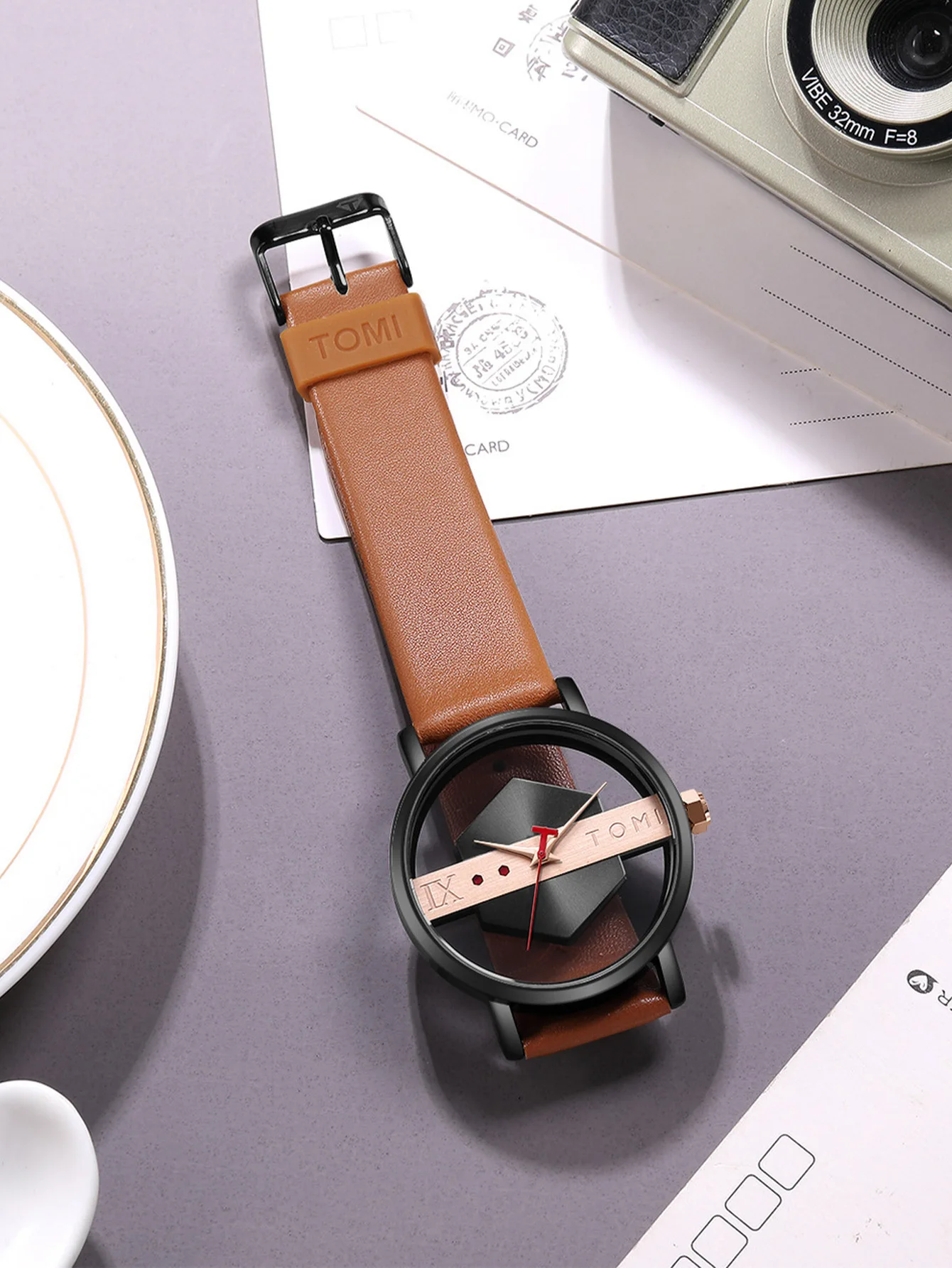 Tomi T100 Hollowed-out Casual Chic Unisex Watch