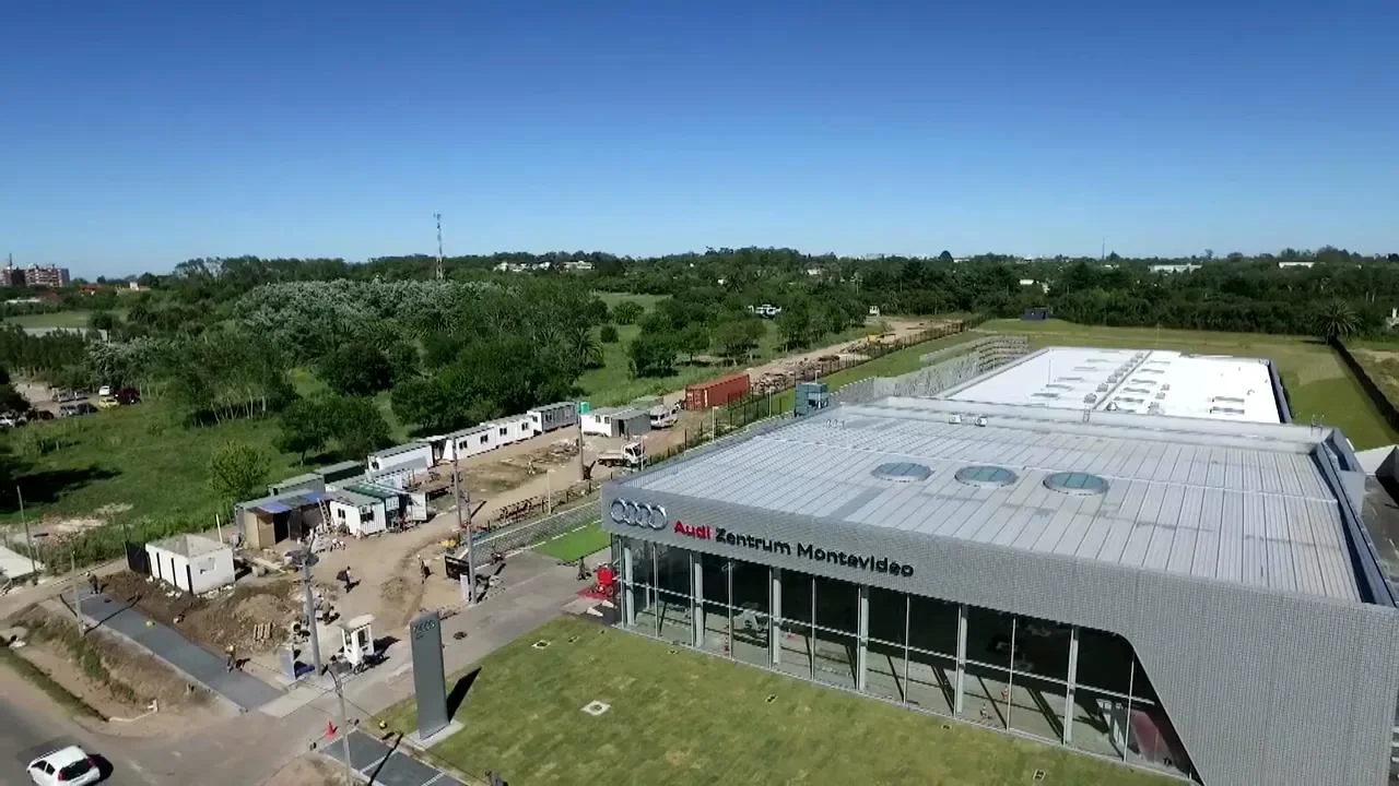 Fast Build Hall Prefabricated Steel Structure Construction Warehouse Design Car 4s Showroom Hall