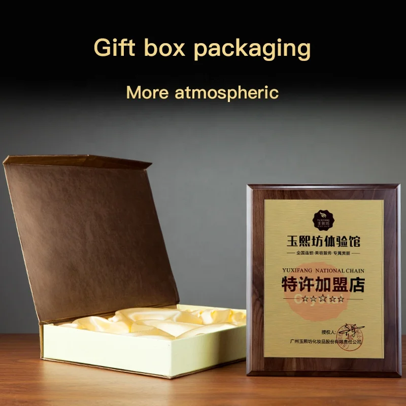 
Изготовленный На Заказ деревянный налет из орехового дерева для авторизации сертификации сувениров награды 