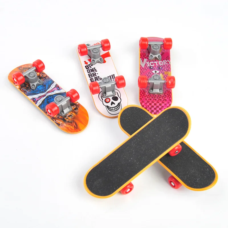 Pet Bird Toys Mini Training Skateboard Toy Mini Slide Plate for Budgies Parakeet Funny Toy Intelligence Bird Accessories