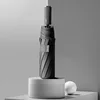 Gris oscuro