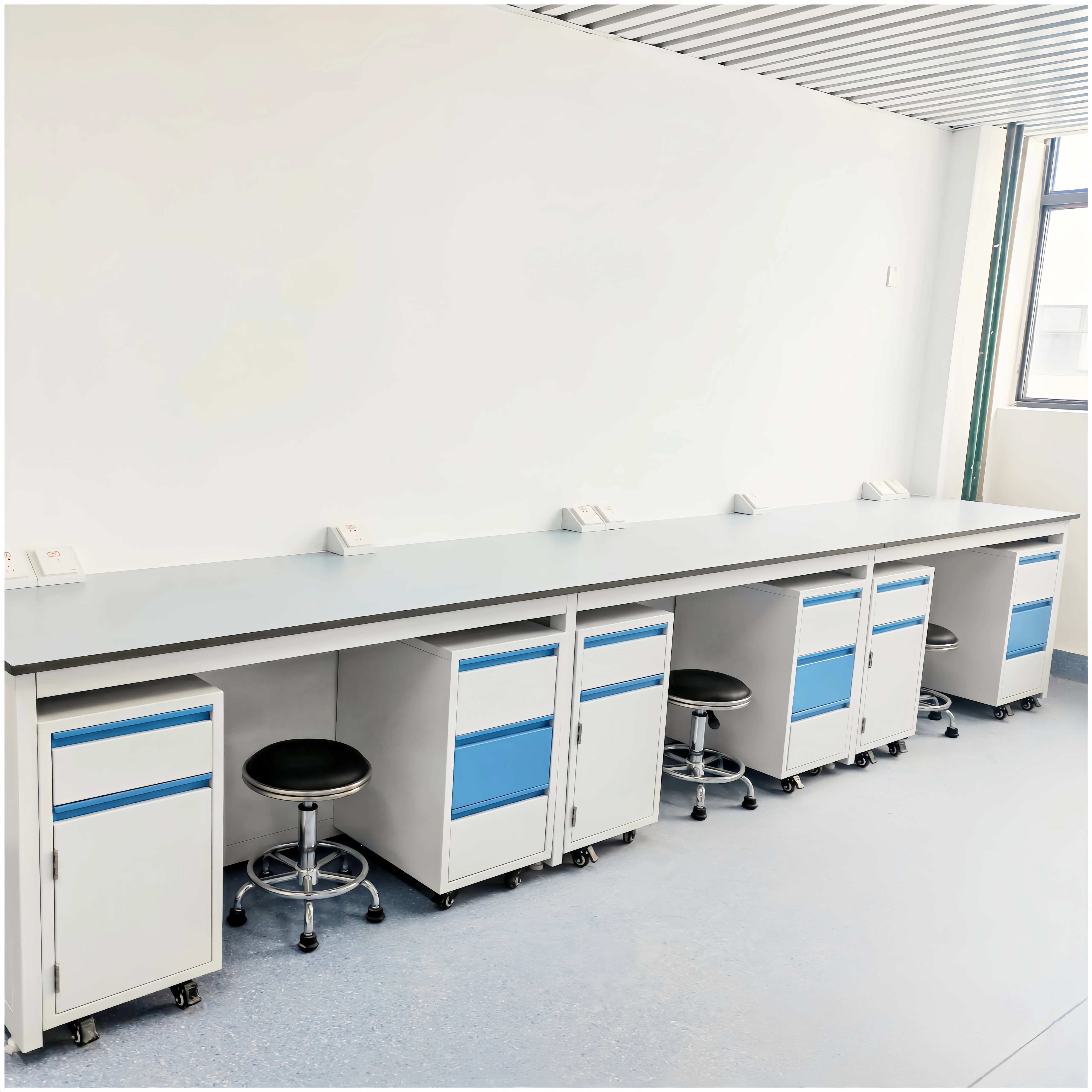 Solid Table Computer Lab Modular Laboratory Furniture Lab Table with Steel Cabinet Mobile Wood ...