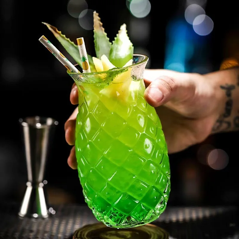 Modern Style Embossed Grid Pattern Transparent Pineapple Cup Creative Cocktail Glass for Parties for Wine & Juice Drinking
