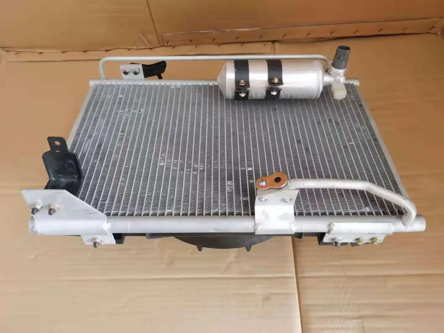 1835341910 Air Conditioner Condenser With Fan Moter For CXZ CYZ Heavy