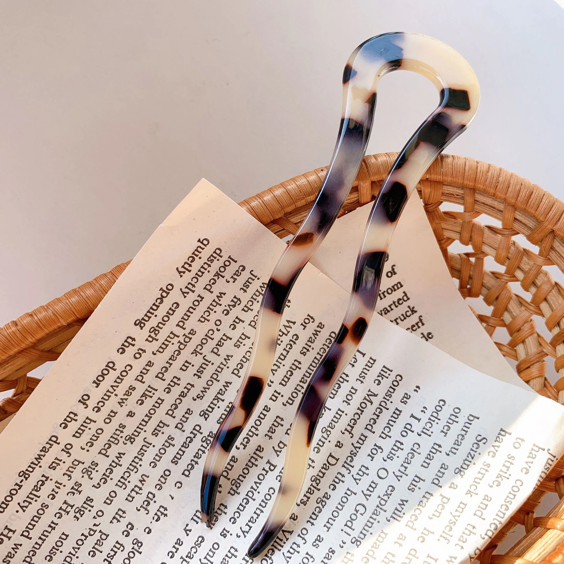 Оптовая продажа, женские модные аксессуары для волос LRTOU, акриловые шпильки для волос с уксусной кислотой, Элегантные U-образные скрученные вилки для волос в форме черепахи