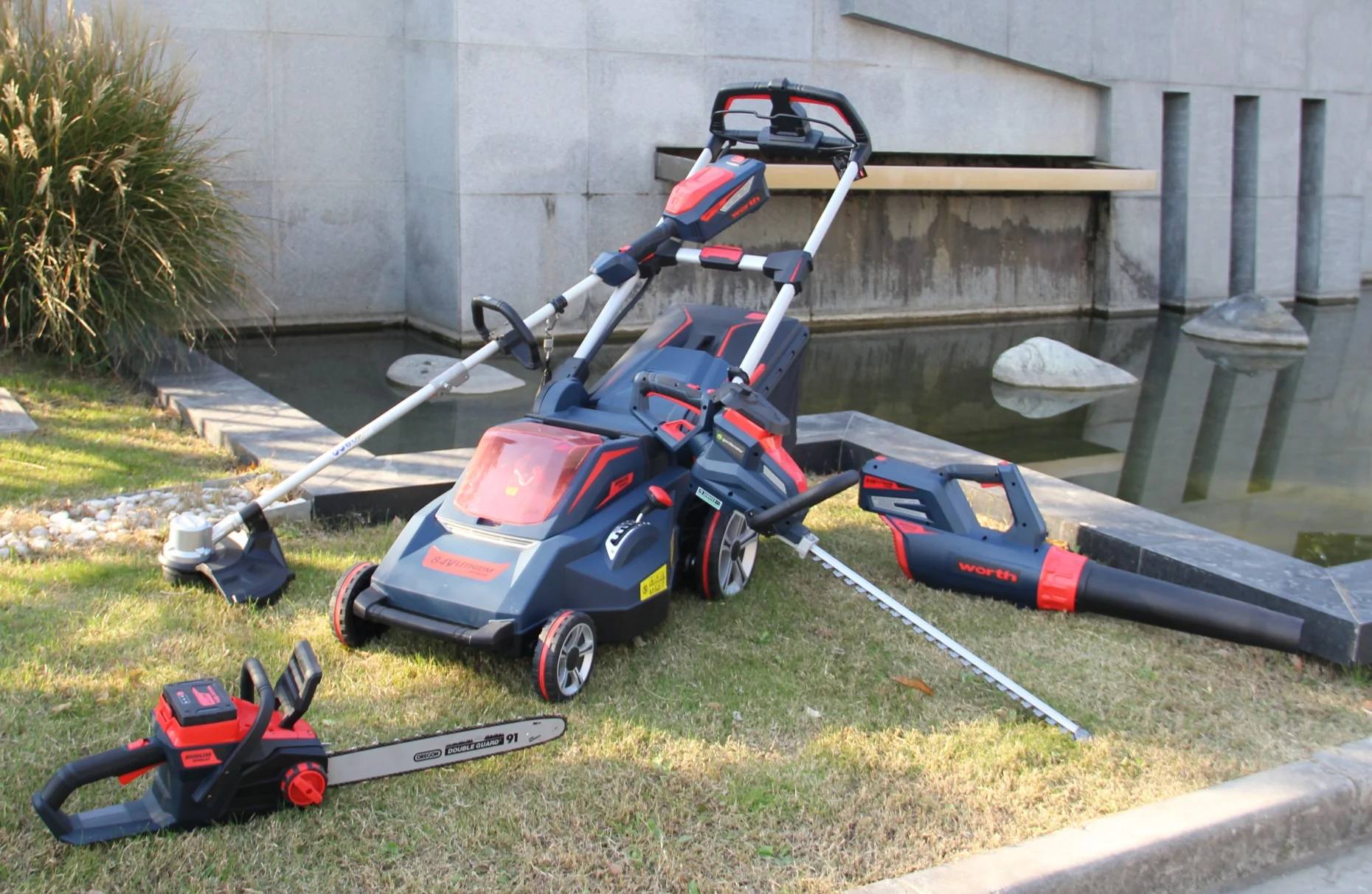 36v Ozito Battery Operated Lawn Mower Ozito PXCLMK 36v Cordless