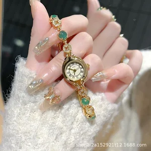2026 Hot Selling Light Luxury Art Classic Ladies Watch High Quality Diamond Middle Ages Bracelet Gold Watch Retro Small Dial
