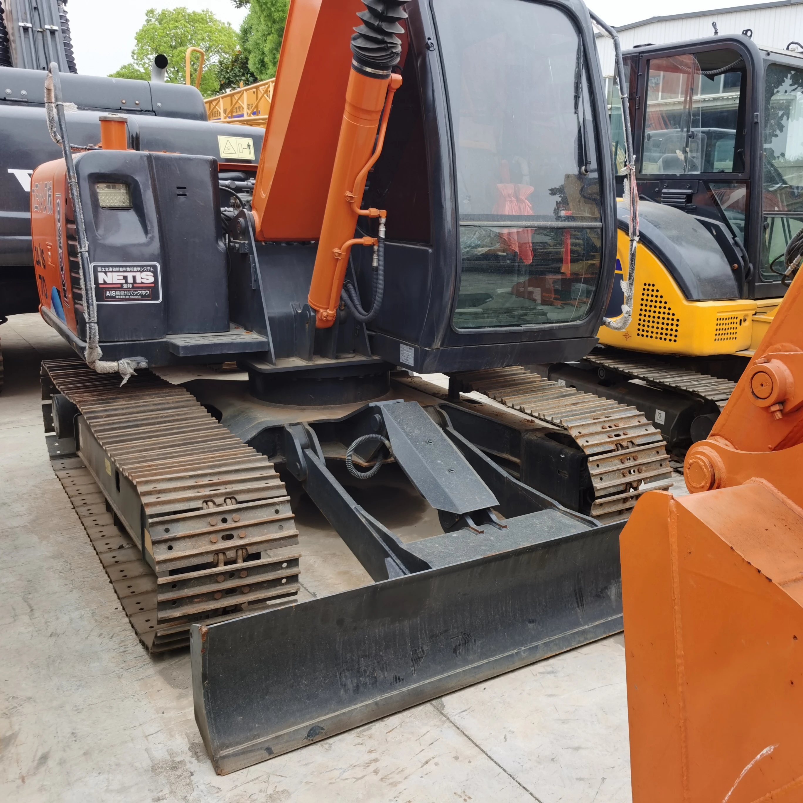 Used HITACHI ZX70 Mini Crawler Excavator with Dozer Blade Second-hand 7ton Hydraulic Digger