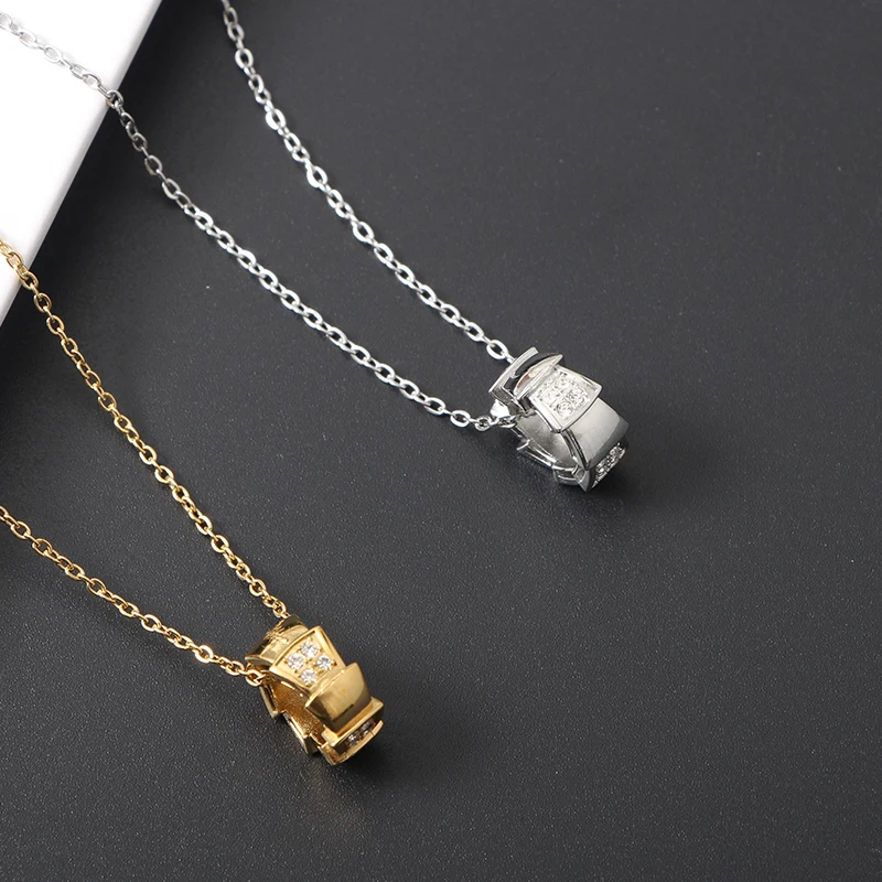 Gold Circle Pendant Necklace